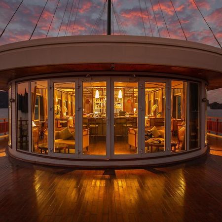 Heritage Line Ylang Cruise - Halong Bay & Lan Ha Bay Ha Long Exterior photo