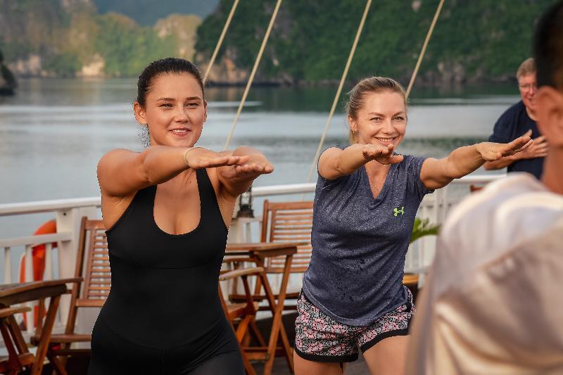 Heritage Line Ylang Cruise - Halong Bay & Lan Ha Bay Ha Long Exterior photo